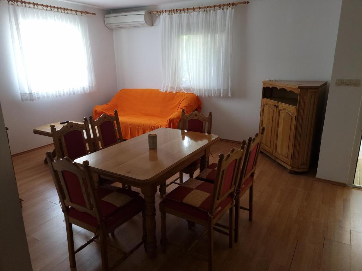Apartments Zoretic Malinska Buitenkant foto