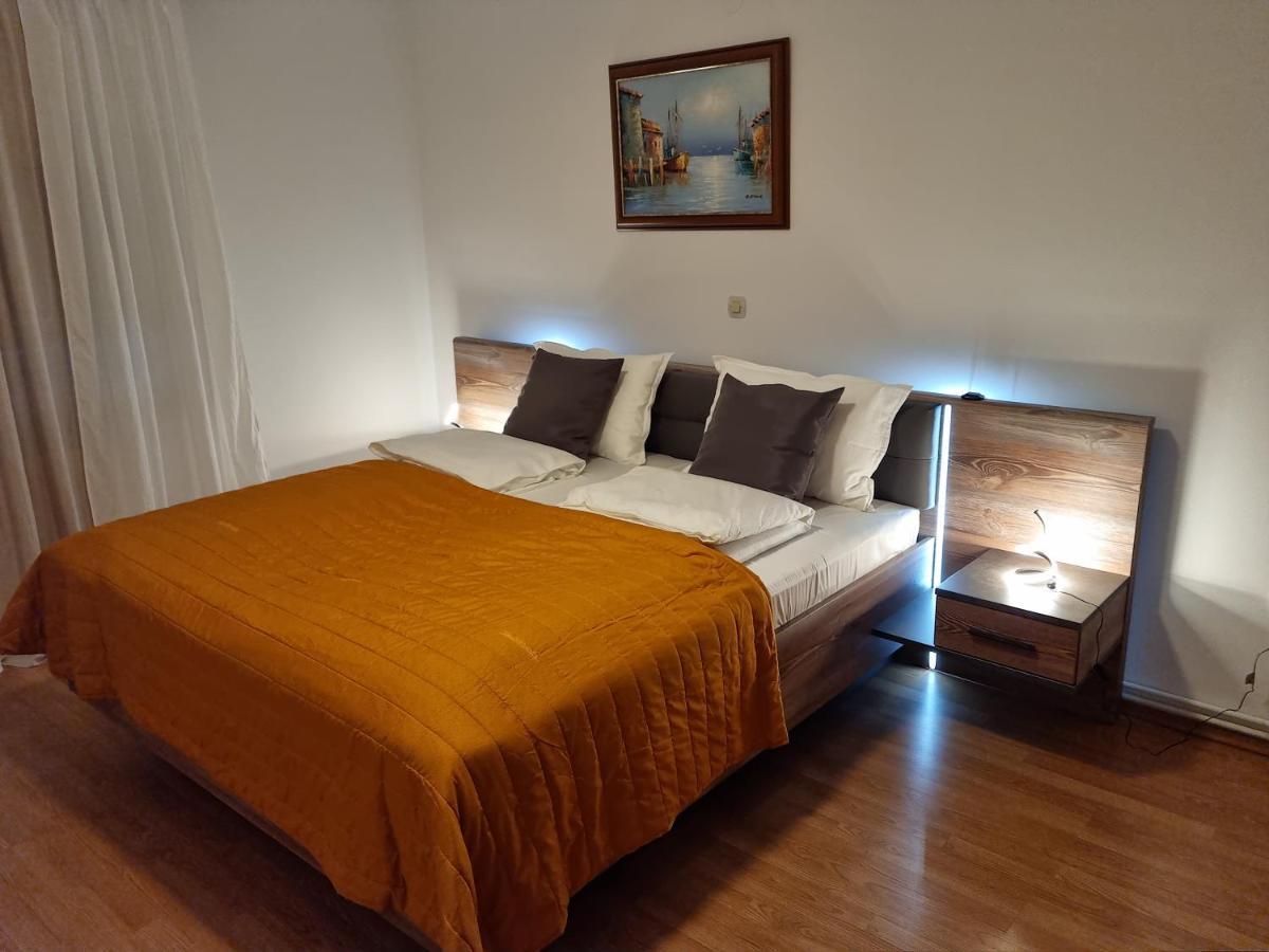 Apartments Zoretic Malinska Buitenkant foto