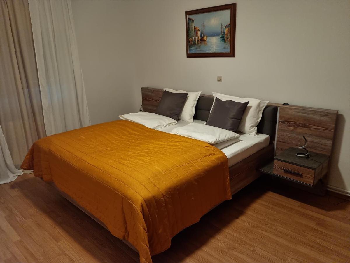 Apartments Zoretic Malinska Buitenkant foto