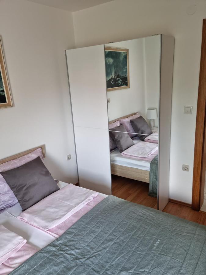 Apartments Zoretic Malinska Buitenkant foto