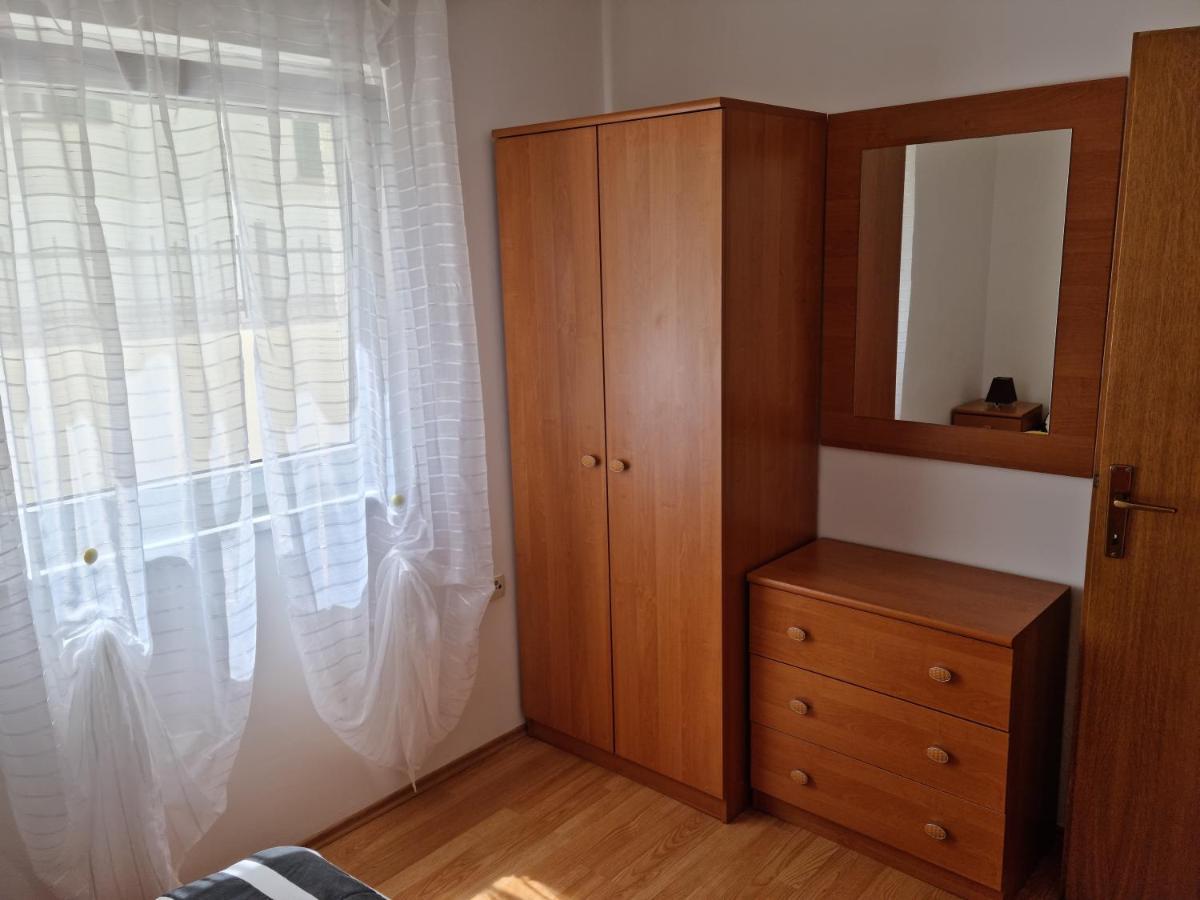Apartments Zoretic Malinska Buitenkant foto